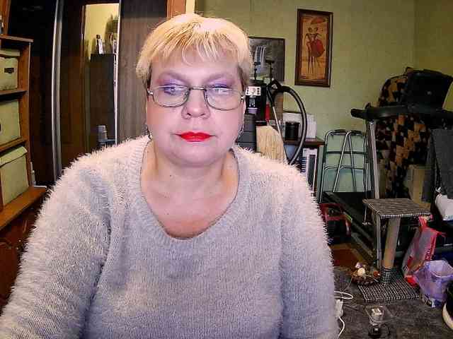 LOLA88888 webcam