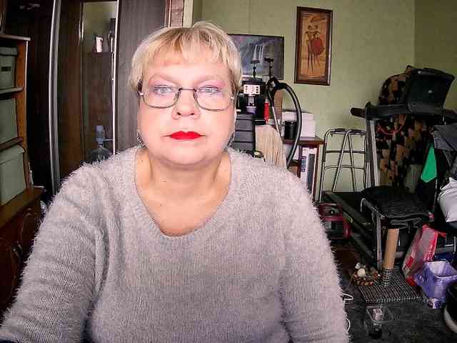 LOLA88888 webcam
