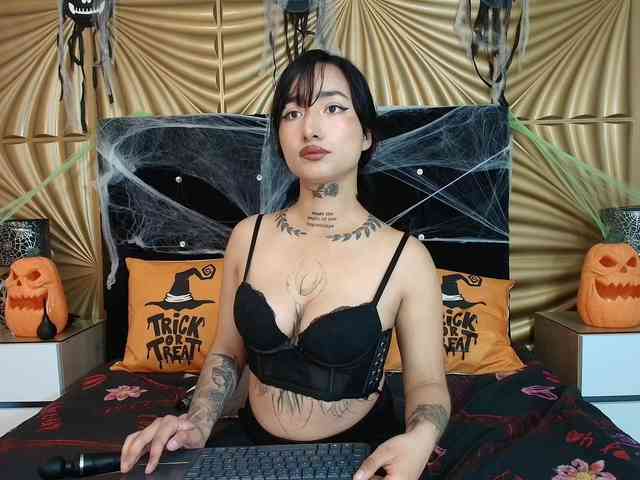 emmily-keller webcam