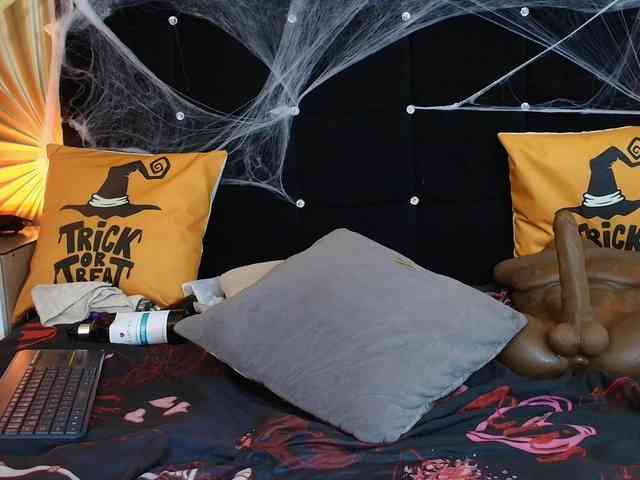 emmily-keller webcam