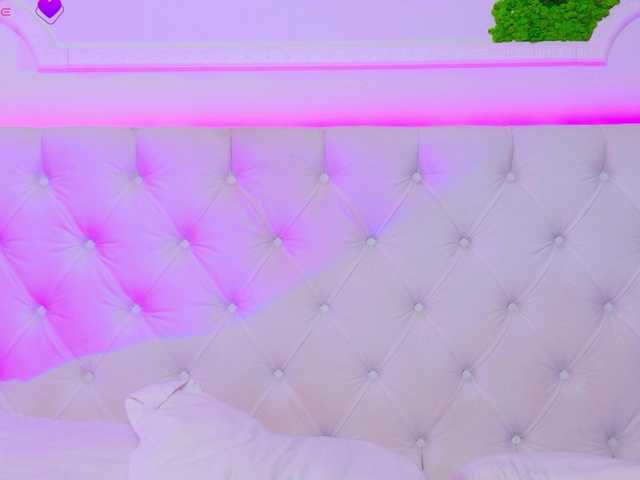 Vai a chattare su AriannaSins AriannaSins