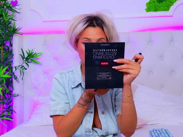 AriannaSins webcam