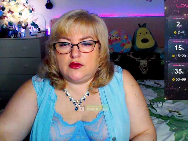 Entra en el chat con el modelo _SmileMila_ _SmileMila_