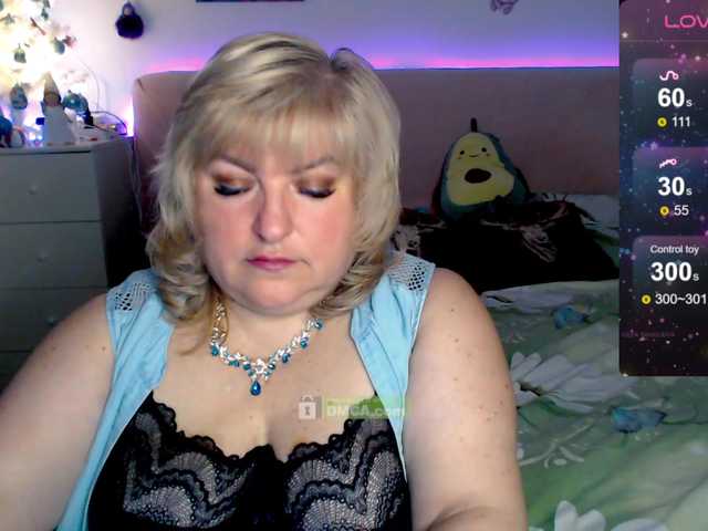 Entra en el chat con el modelo _SmileMila_ _SmileMila_