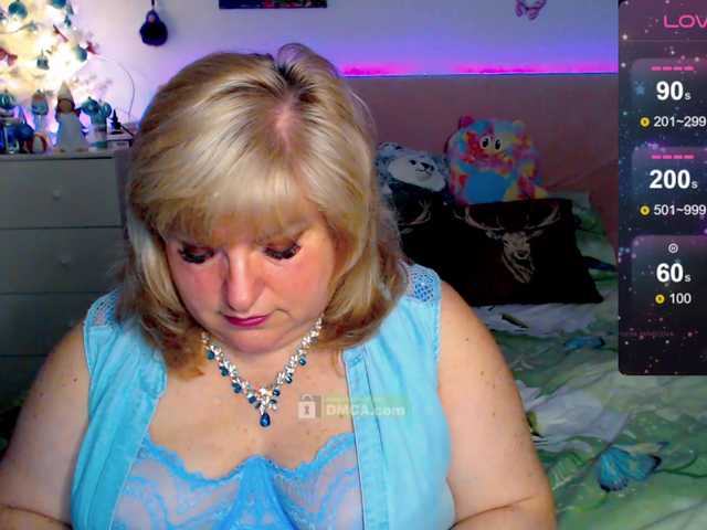 Entra en el chat con el modelo _SmileMila_ _SmileMila_