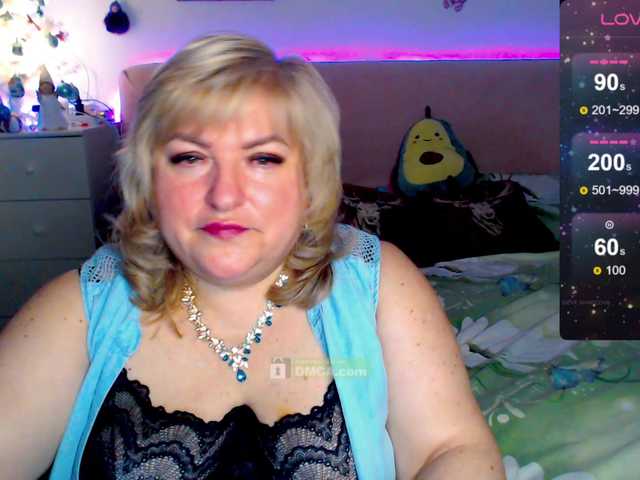 Entra en el chat con el modelo _SmileMila_ _SmileMila_