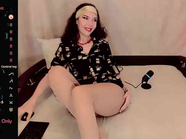 LunaTenebriss webcam