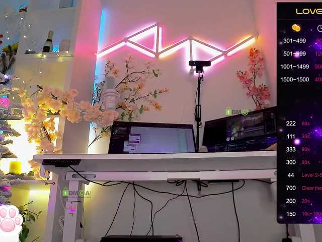 Entra en el chat con el modelo _Marilyn_ _Marilyn_