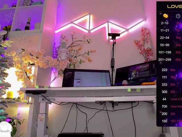 Entra en el chat con el modelo _Marilyn_ _Marilyn_