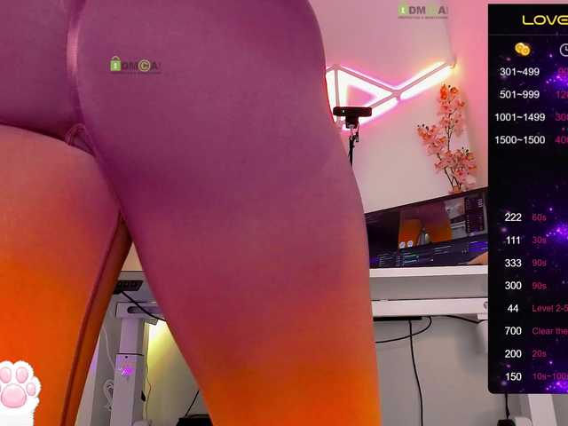 Entra en el chat con el modelo _Marilyn_ _Marilyn_