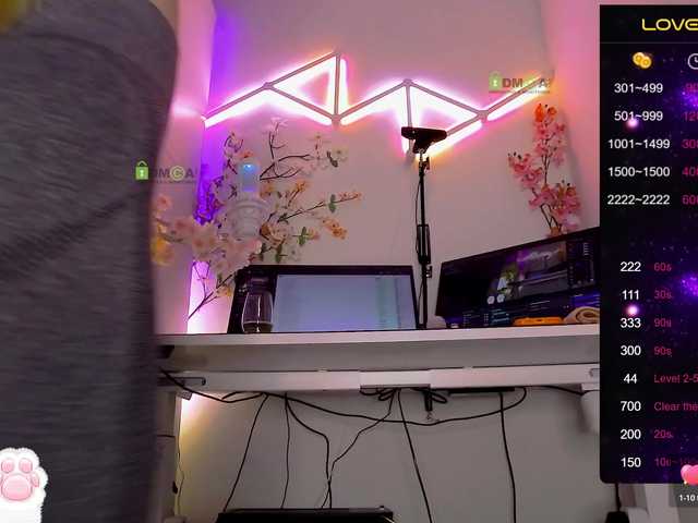 Entra en el chat con el modelo _Marilyn_ _Marilyn_