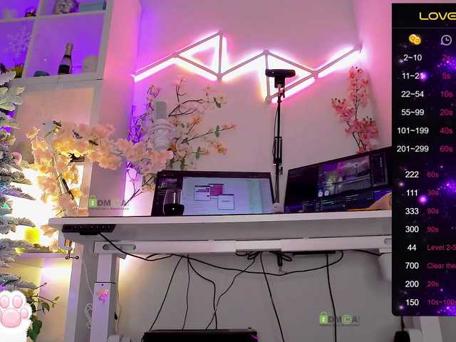 Entra en el chat con el modelo _Marilyn_ _Marilyn_