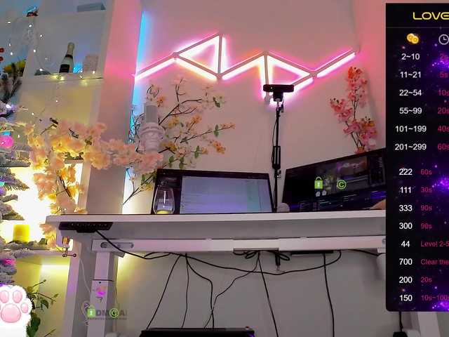 Entra en el chat con el modelo _Marilyn_ _Marilyn_