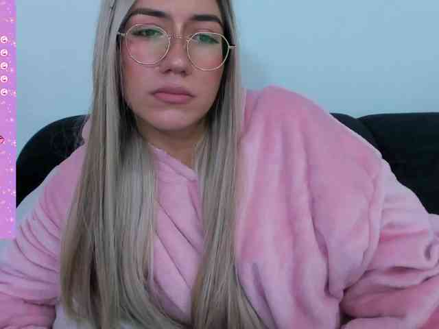 EllaDavs webcam
