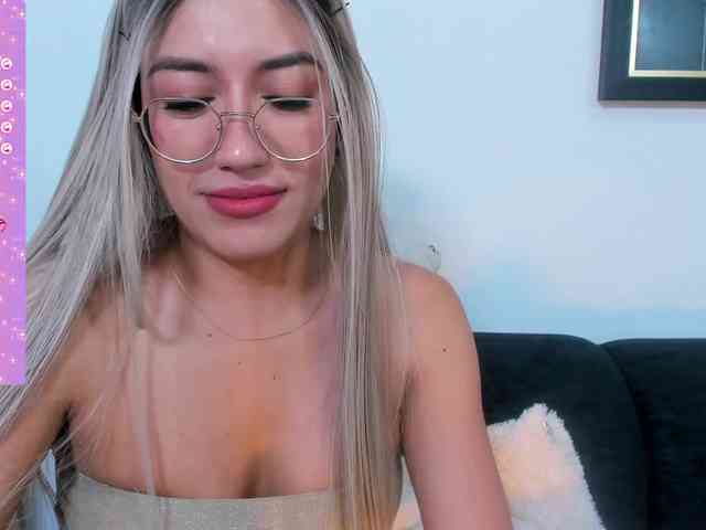 EllaDavs webcam