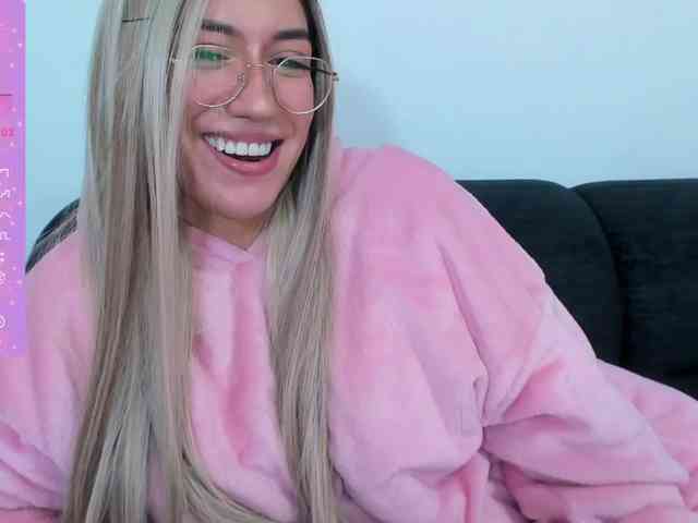 EllaDavs webcam