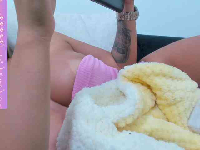 EllaDavs webcam
