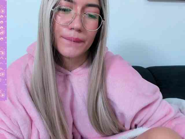 EllaDavs webcam