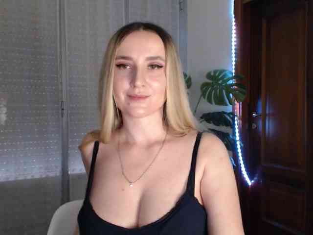 Alina-Lovely webcam