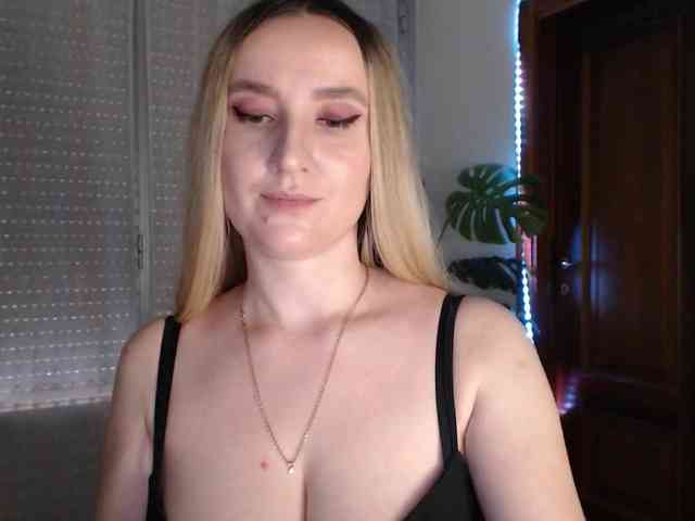 Alina-Lovely webcam