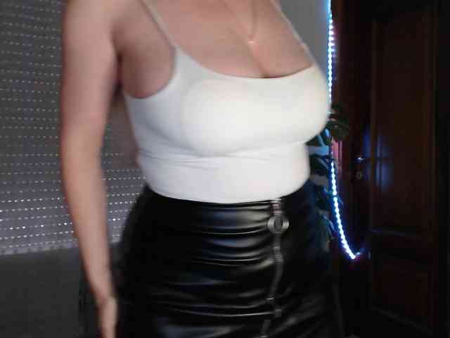 Alina-Lovely webcam
