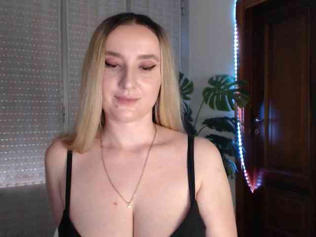Alina-Lovely webcam