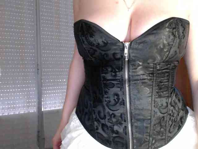 Alina-Lovely webcam