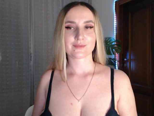 Alina-Lovely webcam