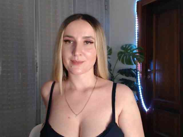 Alina-Lovely webcam