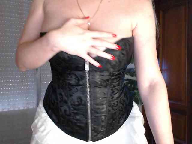 Alina-Lovely webcam