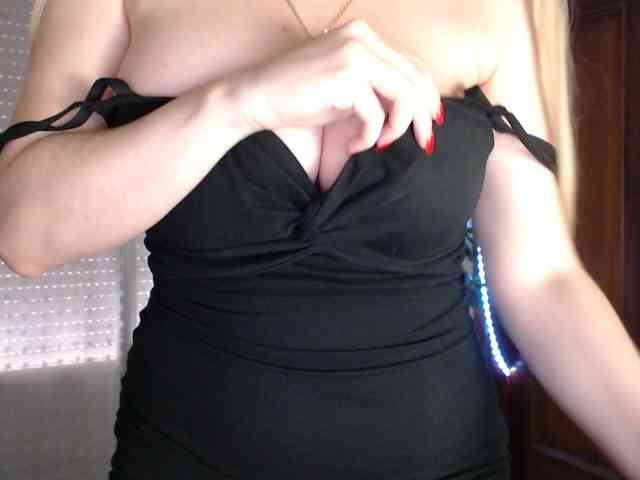 Alina-Lovely webcam