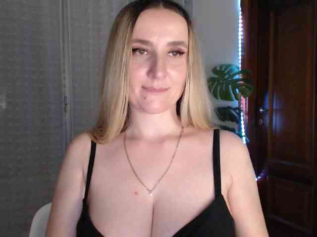 Alina-Lovely webcam