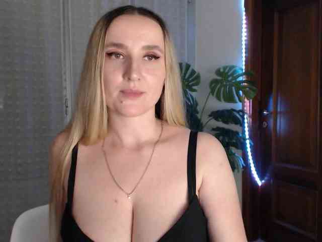 Alina-Lovely webcam