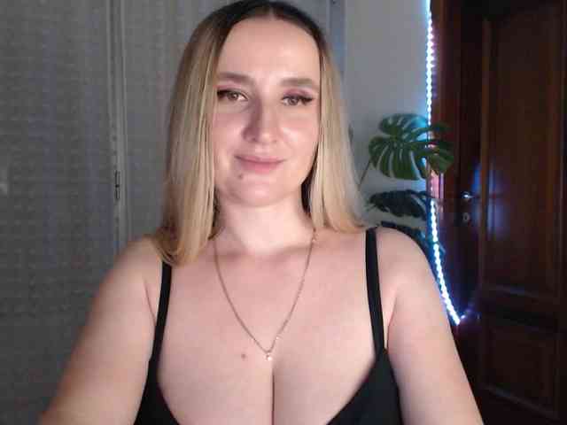 Alina-Lovely webcam