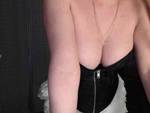 Alina-Lovely webcam