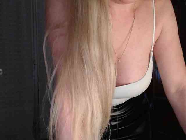 Alina-Lovely webcam