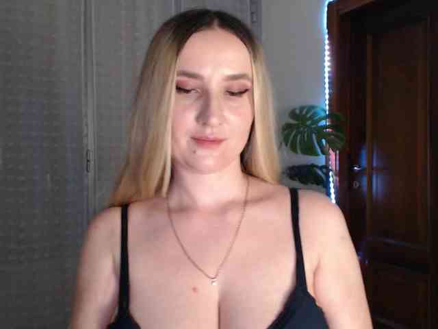 Alina-Lovely webcam