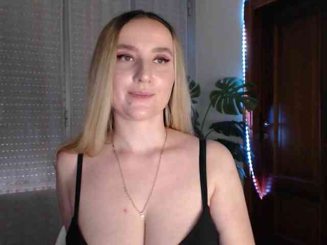 Alina-Lovely webcam
