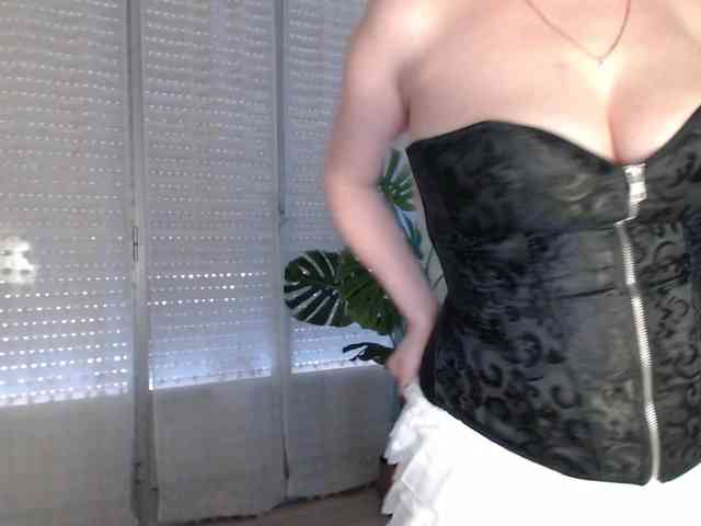Alina-Lovely webcam