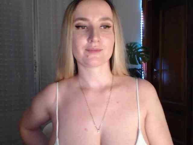 Alina-Lovely webcam