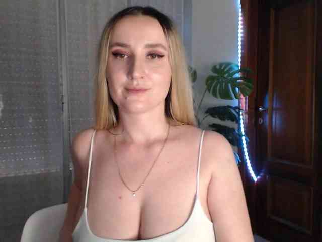 Alina-Lovely webcam
