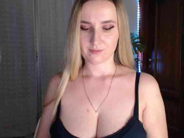 Alina-Lovely webcam