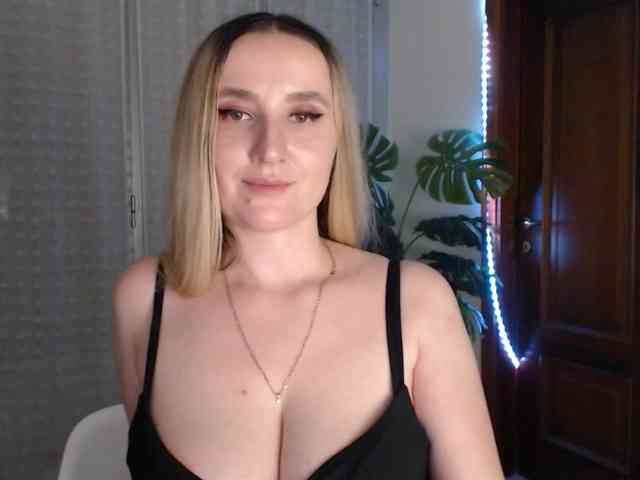 Alina-Lovely webcam