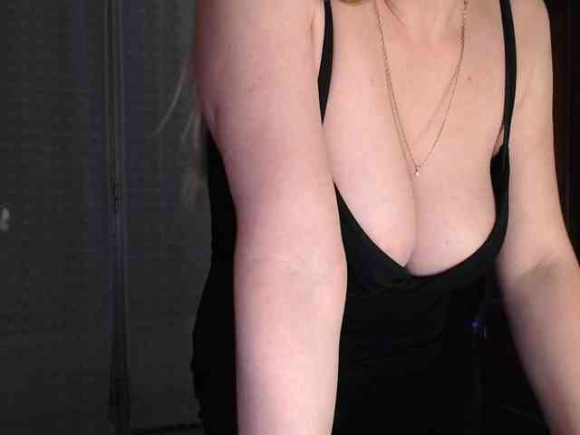 Alina-Lovely webcam
