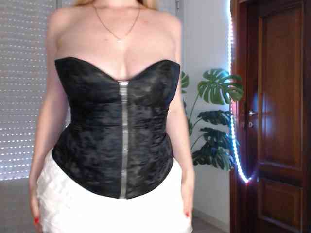 Alina-Lovely webcam
