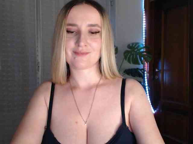 Alina-Lovely webcam