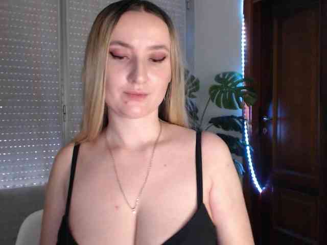 Alina-Lovely webcam