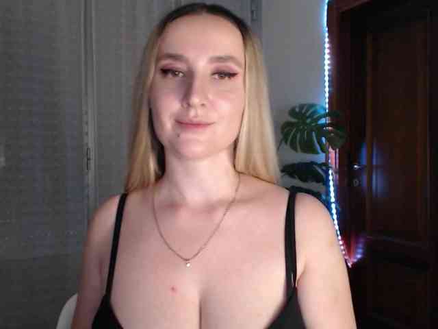 Alina-Lovely webcam