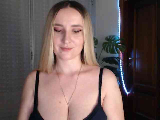 Alina-Lovely webcam