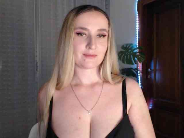 Alina-Lovely webcam
